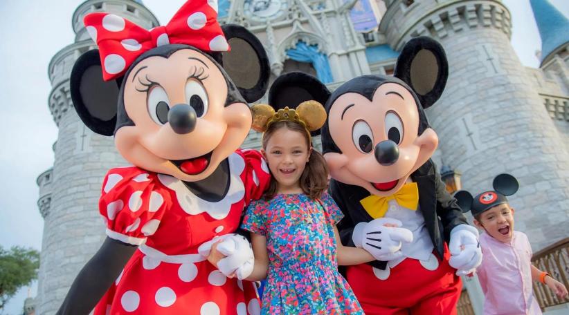 Walt Disney World Resorts and Disneyland brings back up-close character meet-and-greet photo ops