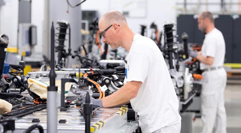 La Comisión Europea rebaja la previsión de crecimiento del PIB en España al 4 % y eleva el IPC al 6,3% para 2022