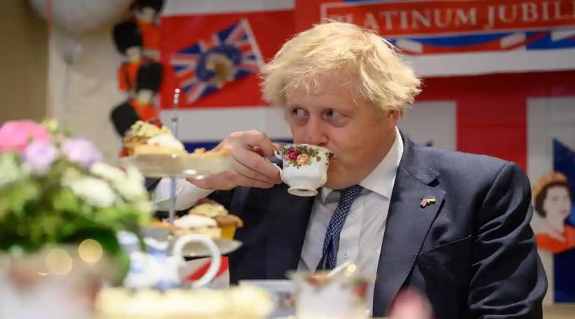 More Tory MPs call for PM to go as No 10 tries to limit Partygate report fallout