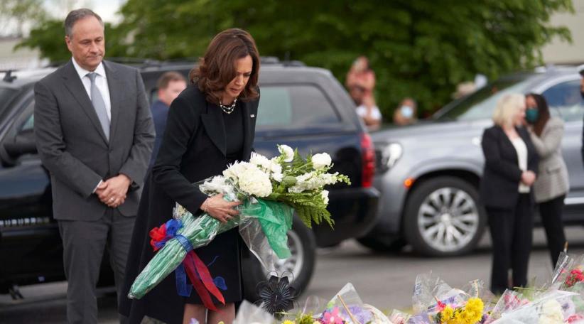Kamala Harris calls for assault weapons ban