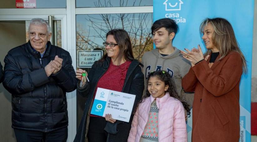 Procrear II: Galmarini, Lingeri y Scatolini encabezaron una nueva entrega de viviendas en RIncón de Milberg, Tigre