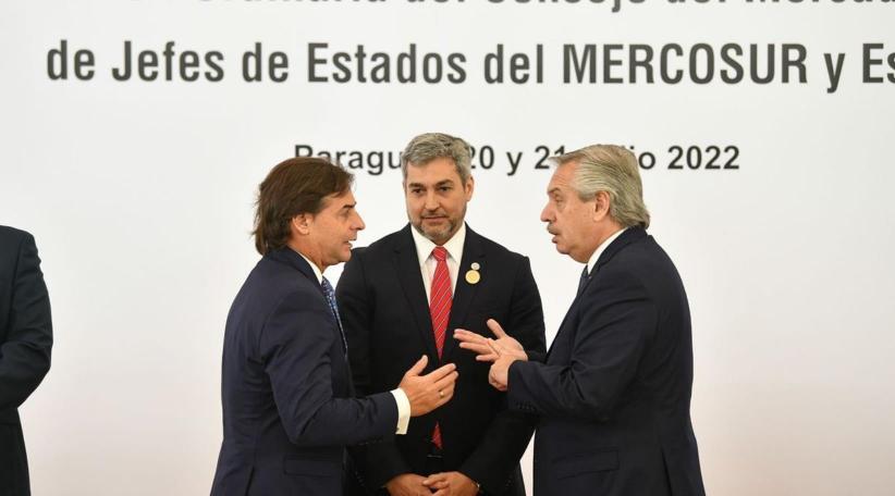 Alberto Fernández y Lacalle Pou muestran sus diferencias por los tratados de libre comercio con otros países por fuera del Mercosur