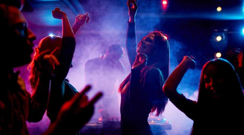 Investigan en España las denuncias de pinchazos a mujeres en locales nocturnos 