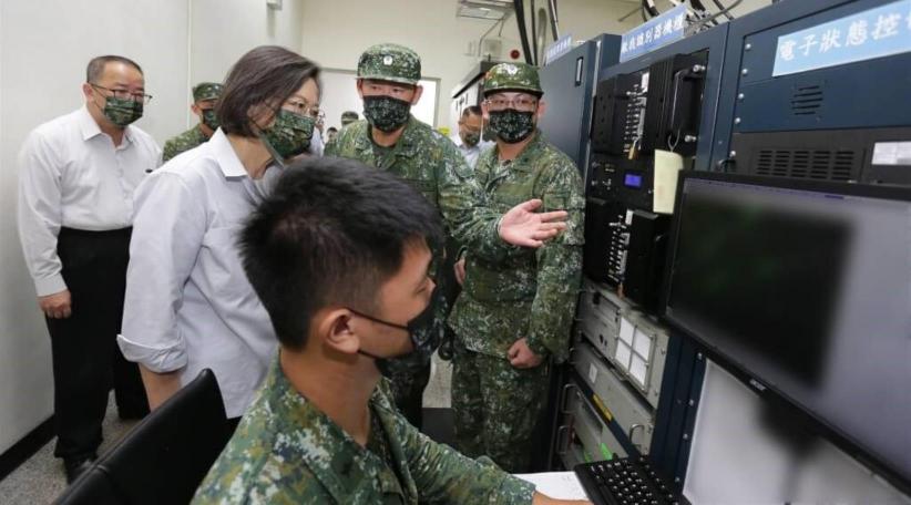 Taiwán: La presidenta Tsai visitó las tropas a cargo de monitorear los simulacros chinos