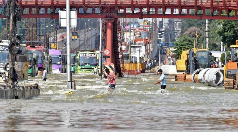 India: carreteras inundadas, atascos de tráfico y lluvias incesantes en Bengaluru