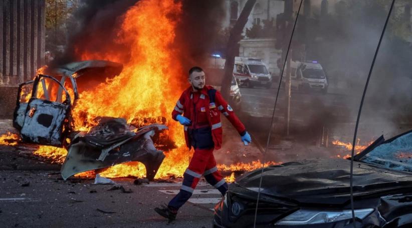 G7 meets as Ukraine hit by fresh Russian strikes