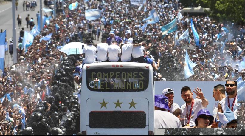Una multitud salió a las calles en Argentina para saludar la caravana con Messi y los campeones del Mundo