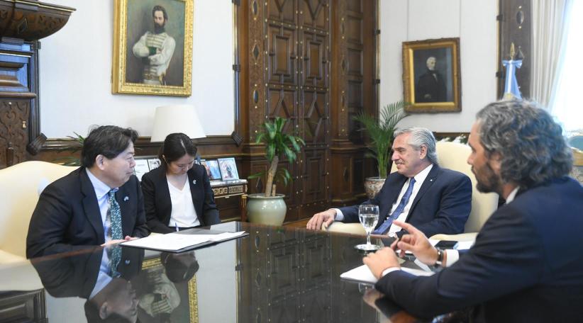 El canciller japonés Yoshimasa Hayashi visita Argentina en una gira que busca fortalecer la relación con Latinoamérica
