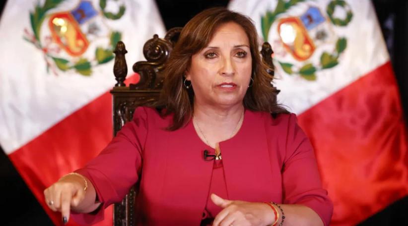 Dina Boluarte impulsa una reforma constitucional mientras el Congreso peruano aplaza por tercera vez el debate de adelanto de elecciones