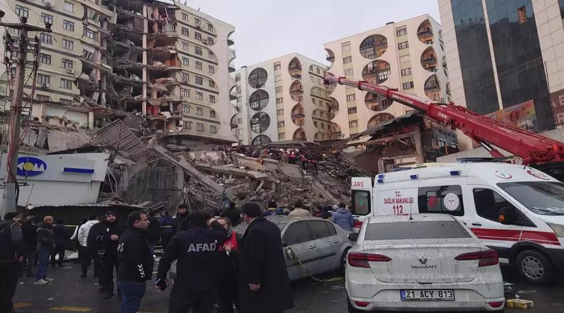 Terremoto  magnitud 7,8 en Turquía y Siria: Hay más de 2000 muertos 