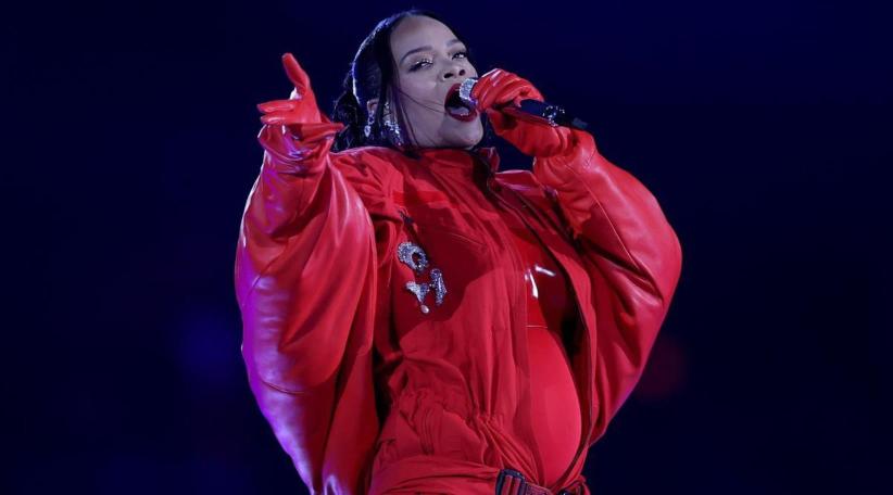 Rihanna reveals she's pregnant at Super Bowl half-time show