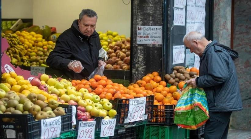 La inflación interanual de España subió en enero hasta el 5,9 % por el encarecimiento de la gasolina y vestimenta