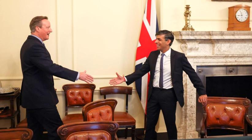 UK: David Cameron returns to cabinet table after seven years