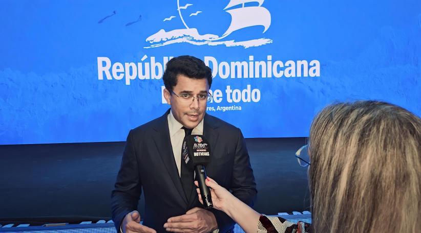 El Ministro de Turismo David Collado destacó el crecimiento sostenido de República Dominicana en el sector turístico
