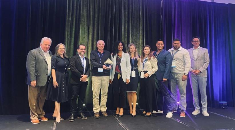 La presidenta de CHTA, Nicola Madden-Greig, y otros destacados miembros vivieron una noche inolvidable al recibir prestigiosos premios de la industria turística