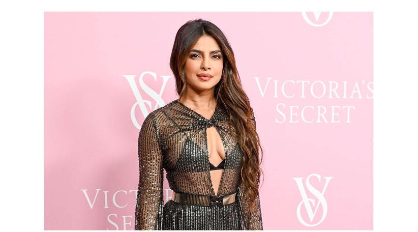 La lencería de Priyanka Chopra fue la estrella de su atuendo en el Desfile de Moda de Victoria's Secret