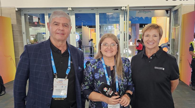El Director de Ventas de United Airlines, Marcel Fuchs, Christine Valls, Directora de Ventas para América Latina y el Caribe en United Airlines, junto con Karina Giorgenello, CEO de ABC MUNDIAL