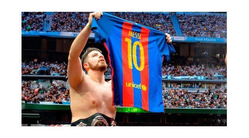 La Cobra ganó en La Velada del Año de Ibai y festejó con la camiseta de Messi en el Bernabéu