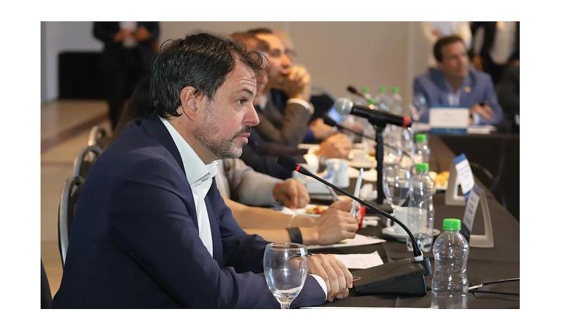 Valentín Díaz Gilligan: "No podemos darnos el lujo de tener aviones parados"