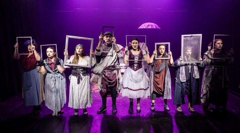 El Hambre, crónicas de una compañía trágica