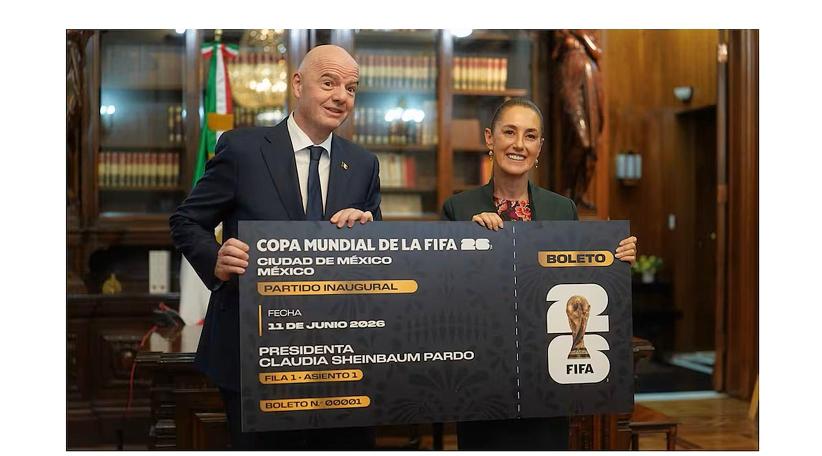 Claudia Sheinbaum recibe la Copa del Mundo de manos de Gianni Infantino rumbo al Mundial 2026