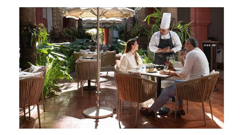 Casa Pestagua (Cartagena), una joya colonial restaurada que combina elegancia y tradición.