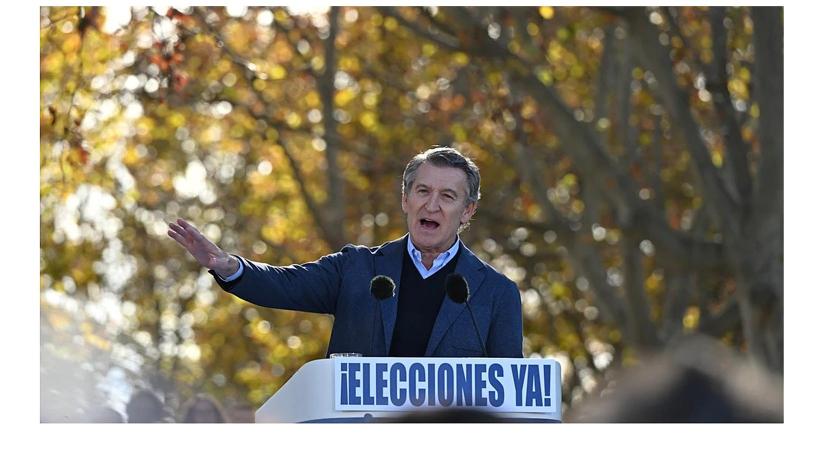 Feijóo exige elecciones en la manifestación del PP: "El sanchismo está en la cárcel y tiene que salir del Gobierno".