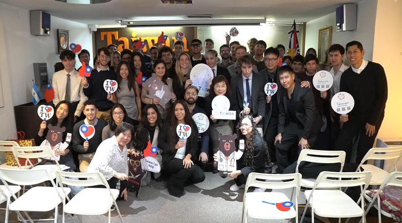 Taiwán promueve la innovación en salud e inteligencia artificial en encuentro con jóvenes médicos y estudiantes de medicina de Argentina.