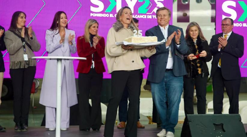 SKY Airline celebra 25 años de crecimiento y consolida su liderazgo como aerolínea low cost en América Latina.