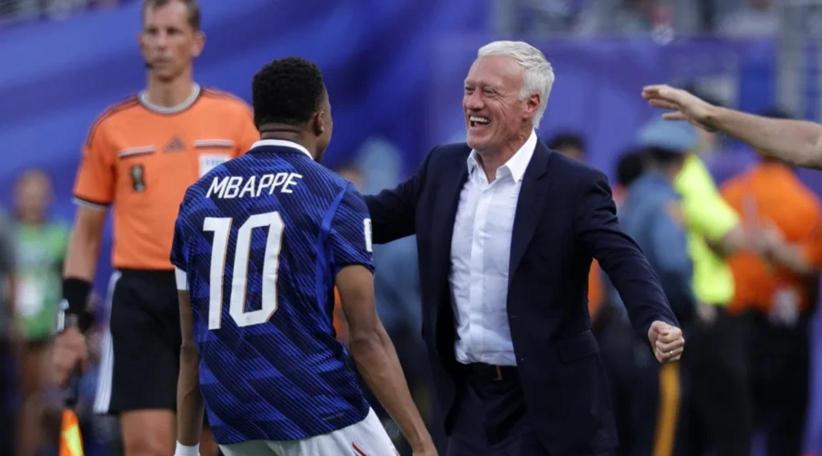 Francia vence 1-0 a Paraguay con penal de Mbappé y avanza a cuartos de final.
