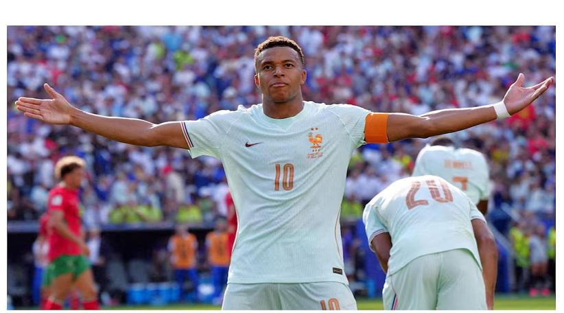 Mbappé se redime tras errar un penal y mete a Francia en semifinales del Mundial ante Marruecos.