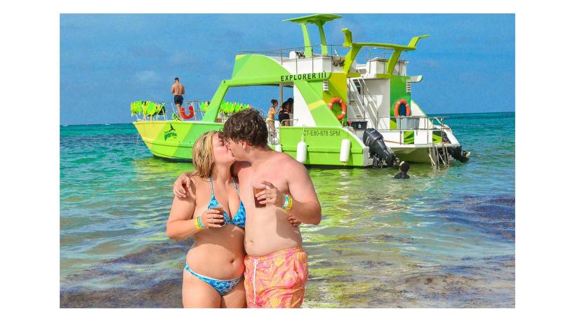 Sunset Catamaran, the experience Bávaro Adventure Park brings to Punta Cana's evenings.