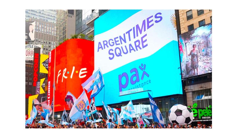 PAX Assistance llevó la pasión argentina a Times Square con una acción que se volvió viral durante la final del Mundial.