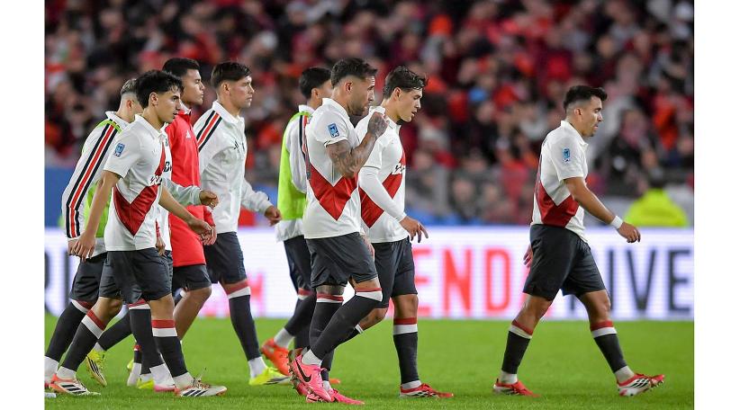 River Plate perdió 1-0 ante Barracas Central y genera grandes críticas.