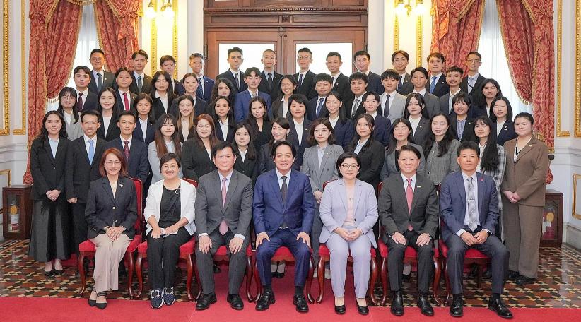 Taiwán: Lai Ching-te participó en la incorporación de 50 nuevos funcionarios al equipo diplomático.