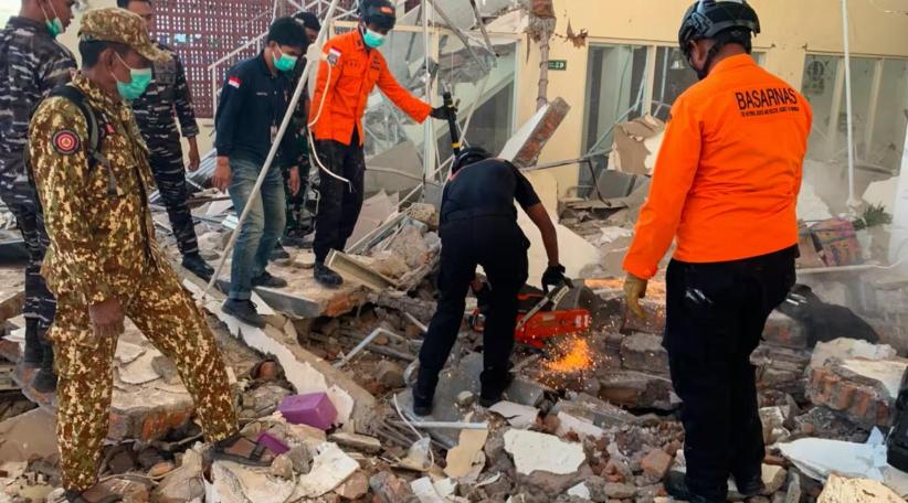 Terremoto en Indonesia: muertos y evacuaciones masivas en la isla de Flores.