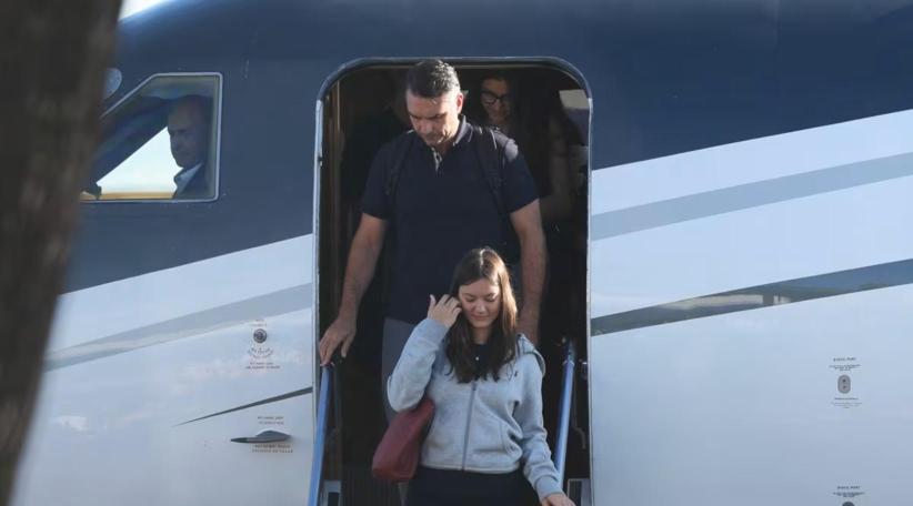 Flavio Bolsonaro llegó a EE.UU. desde la Argentina después de escapar de las autoridades de Brasil.