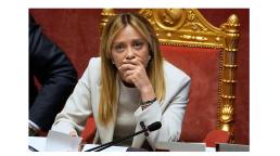 referéndum sobre la separación de las carreras judiciales entre jueces y fiscales: el No se impuso con el 53,7% de los votos frente al 46,3% del Sí.