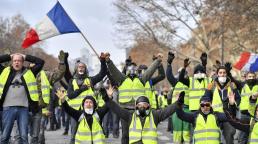 Macron subirá el sueldo mínimo y bajará impuestos para calmar las protestas
