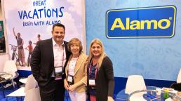 Enrique Tomé, Director de ventas para Latinoamérica, México y el Caribe de Alamo, Cristina MacDougall, Directora de TBM, y Karina Giorgenello de ABC MUNDIAL