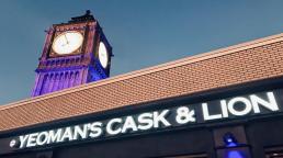 Yeoman’s Cask &amp; Lion en Kissimmee tiene la réplica del Big Ben más alta de EE.UU. 