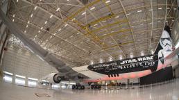 Presentaron el Stormtrooper Plane, el avión homenaje a Star Wars: Galaxy’s Edge