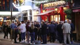 Pubs and restaurants across England to be forced to shut at 10pm