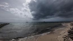 Huracán Zeta toca tierra en la península de Yucatán