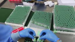 Sigue la polémica después que Italia descubrió 29 millones de dosis de AstraZeneca durante una inspección