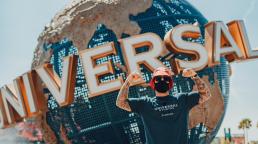  Maluma visitó Universal Orlando Resort con amigos 