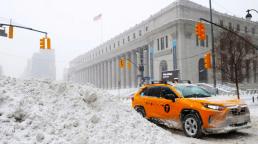 Tormenta de nieve azota noreste de EE.UU. y obliga a cancelar miles de vuelos
