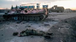 El Ejército de Ucrania combate contra tanques rusos que avanzan hacia Kiev