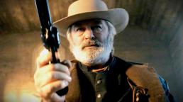 Nuevo video muestra el momento previo al disparo que recibe Halyna Hutchins por parte de Alec Baldwin en el set de 'Rust'