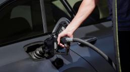 U.S. gasoline prices are finally falling
